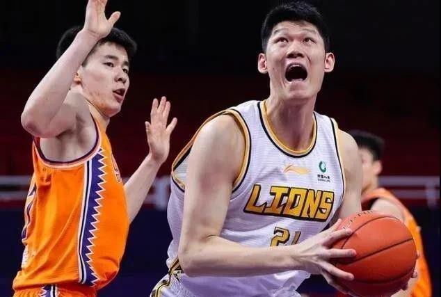 皱眉的兴奋